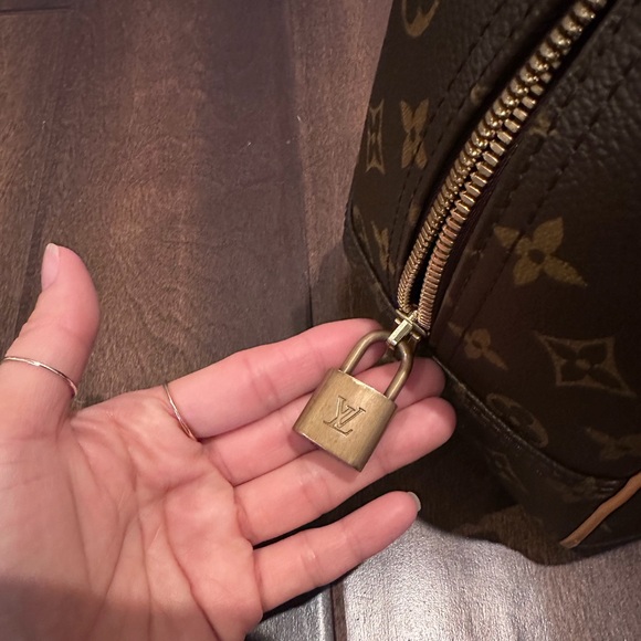 LV - Picture 5 of 13